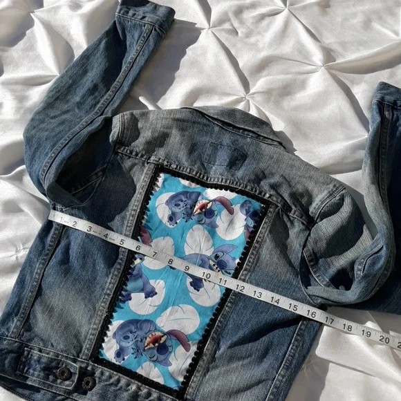 Levis Lilo Stitch Jean Jacket XS - Picture 5 of 17